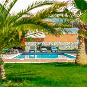 4 bedroom villa with pool near Pula, Istria, sleeps 8